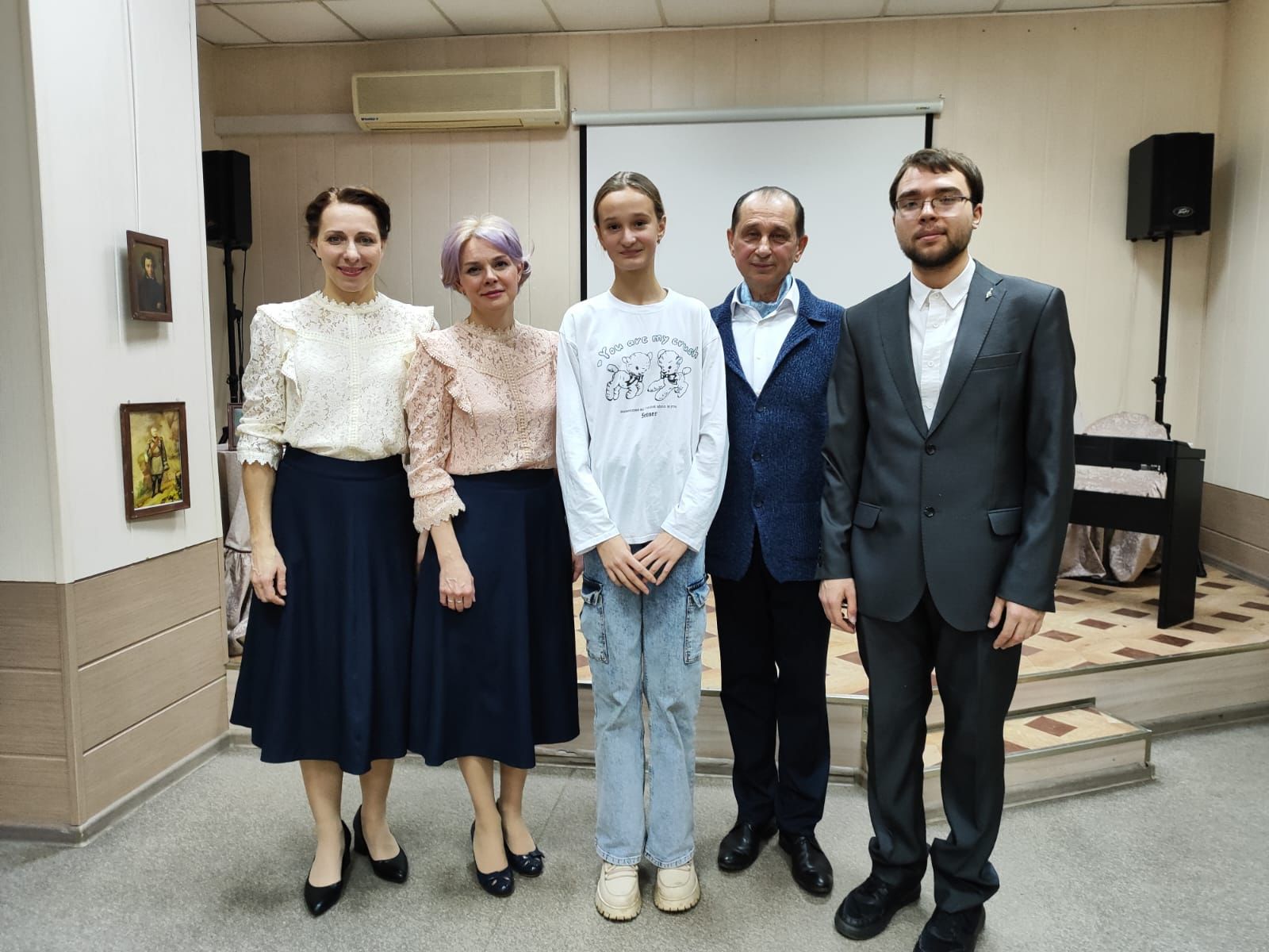 17 ноября 6 «А» и 6 «Б» классы посетили спектакль по знаменитой пьесе А.С. Пушкина «Метель».
