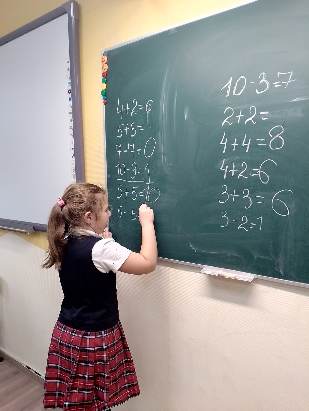На математике 1"Б" класс продемонстрировал умение считать в пределах 10.